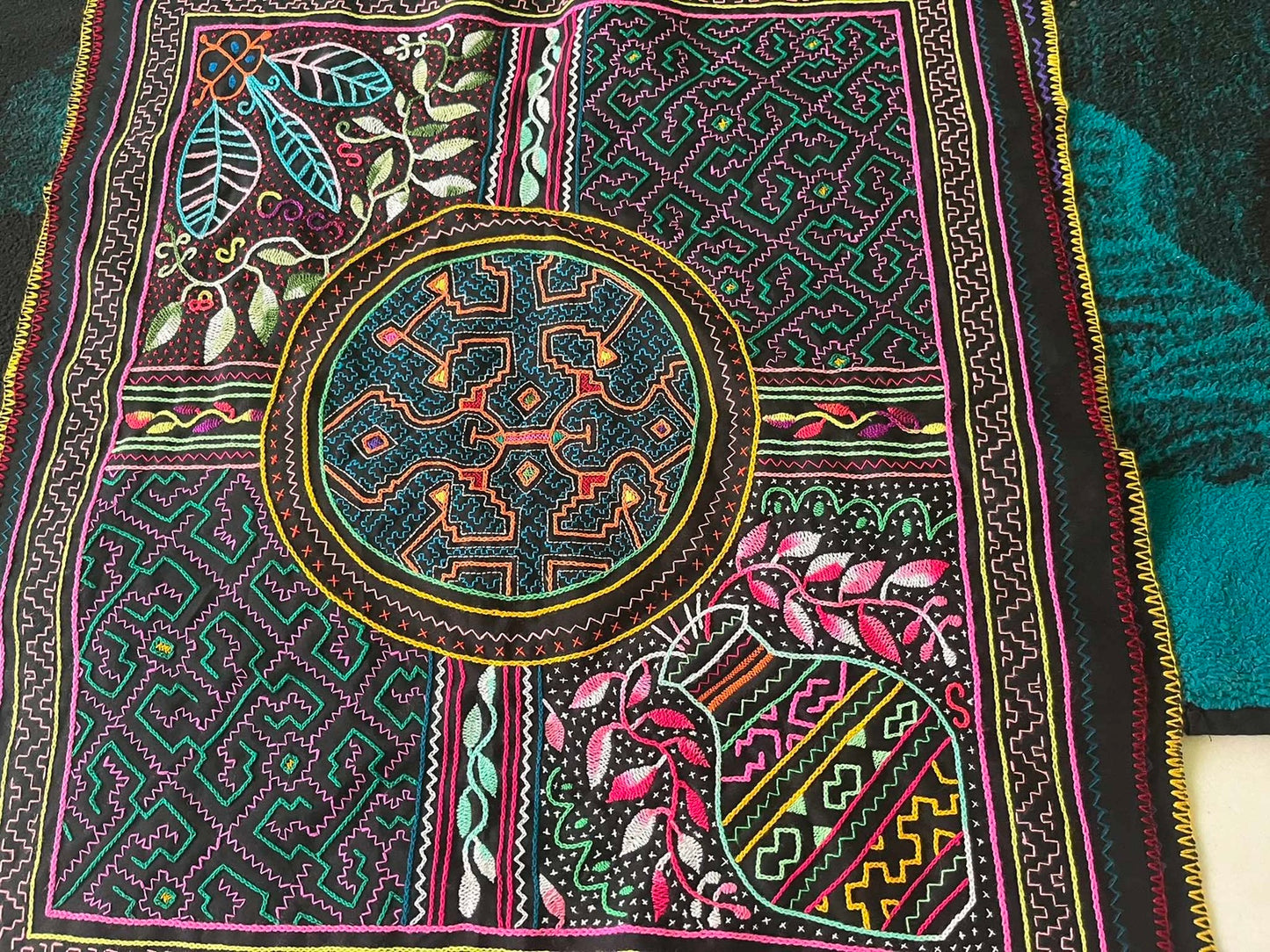 song cloth 28x26 - Design of the medicinal plants for protection and healing.